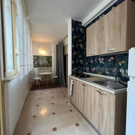 Rue Ragusa #1b Howme Apartment *